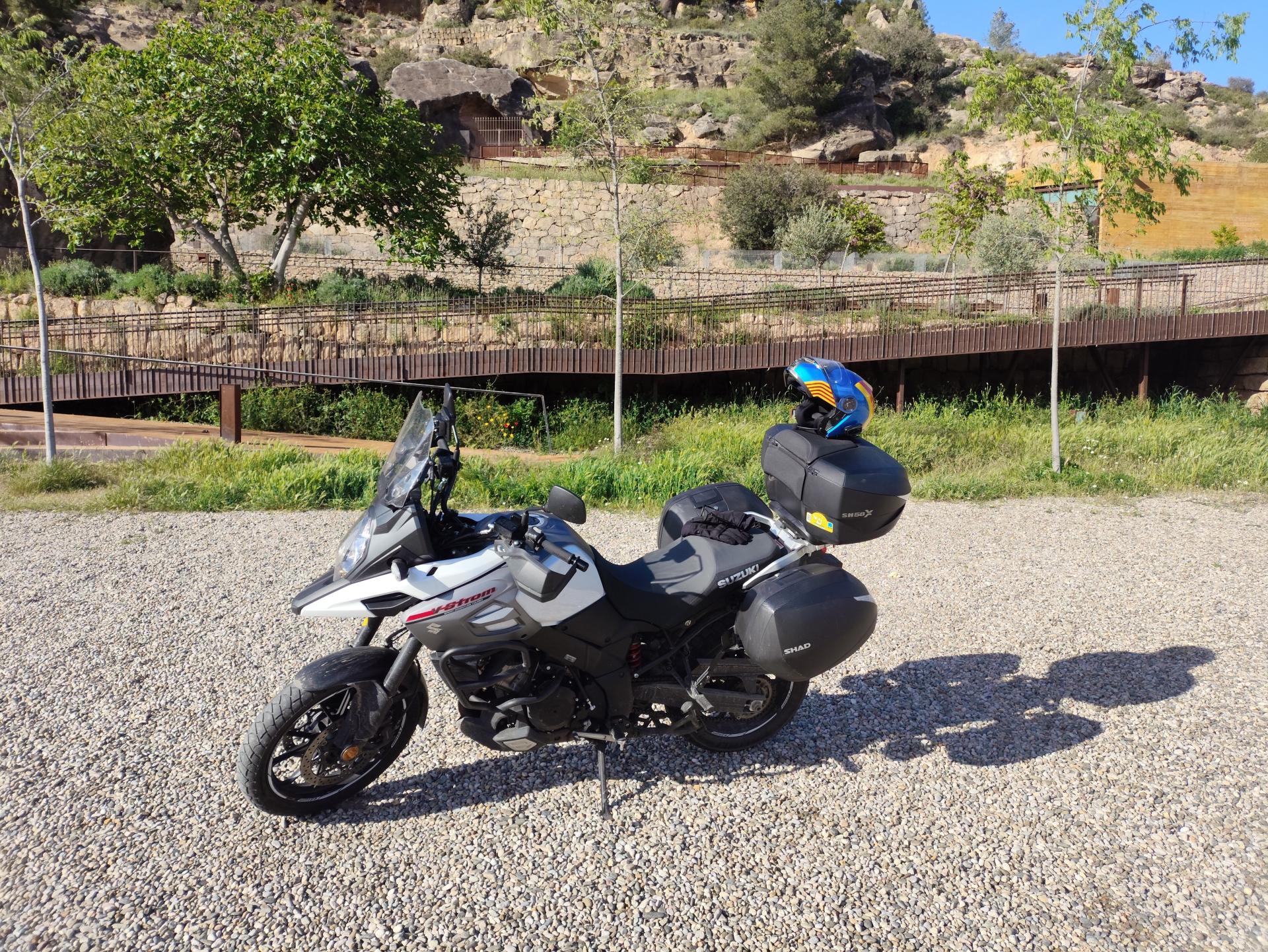 Id Rider: 619 - 2025-04-21 19:29:39 <h2> Conjunto rupestre La Roca dels Moros</h2>