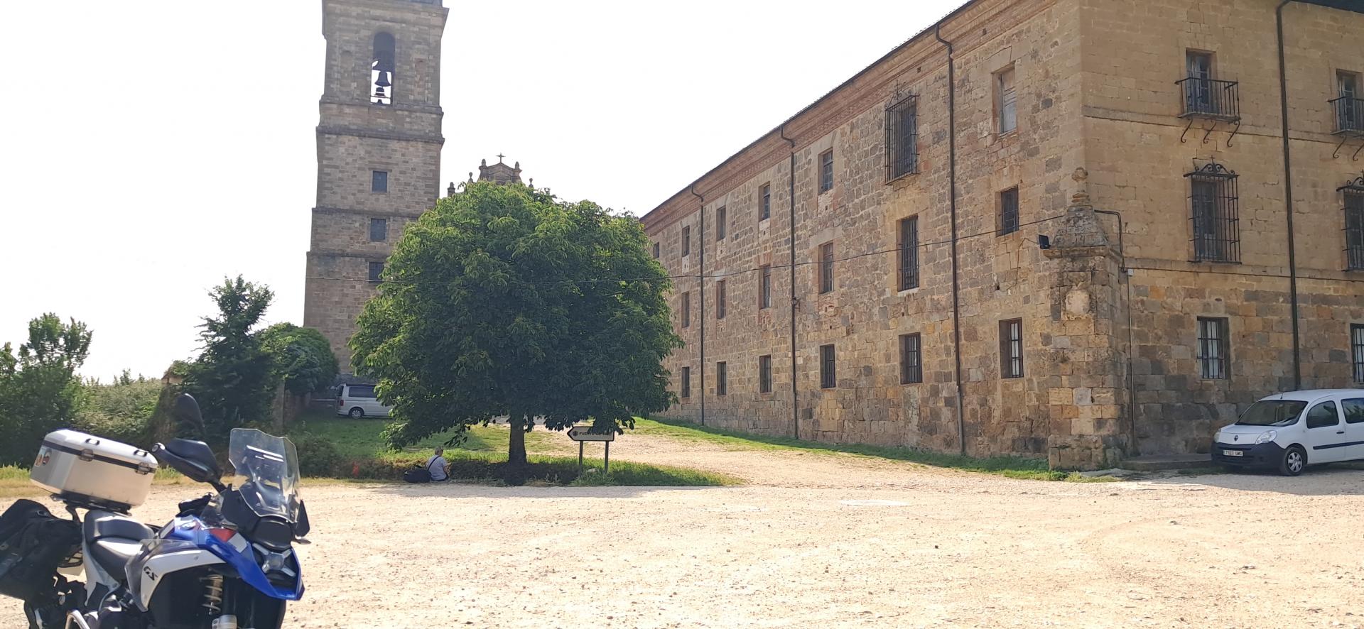 Id Rider: 570 - 2025-06-08 10:05:31 <h2> Monasterio de Santa María de Irache</h2>