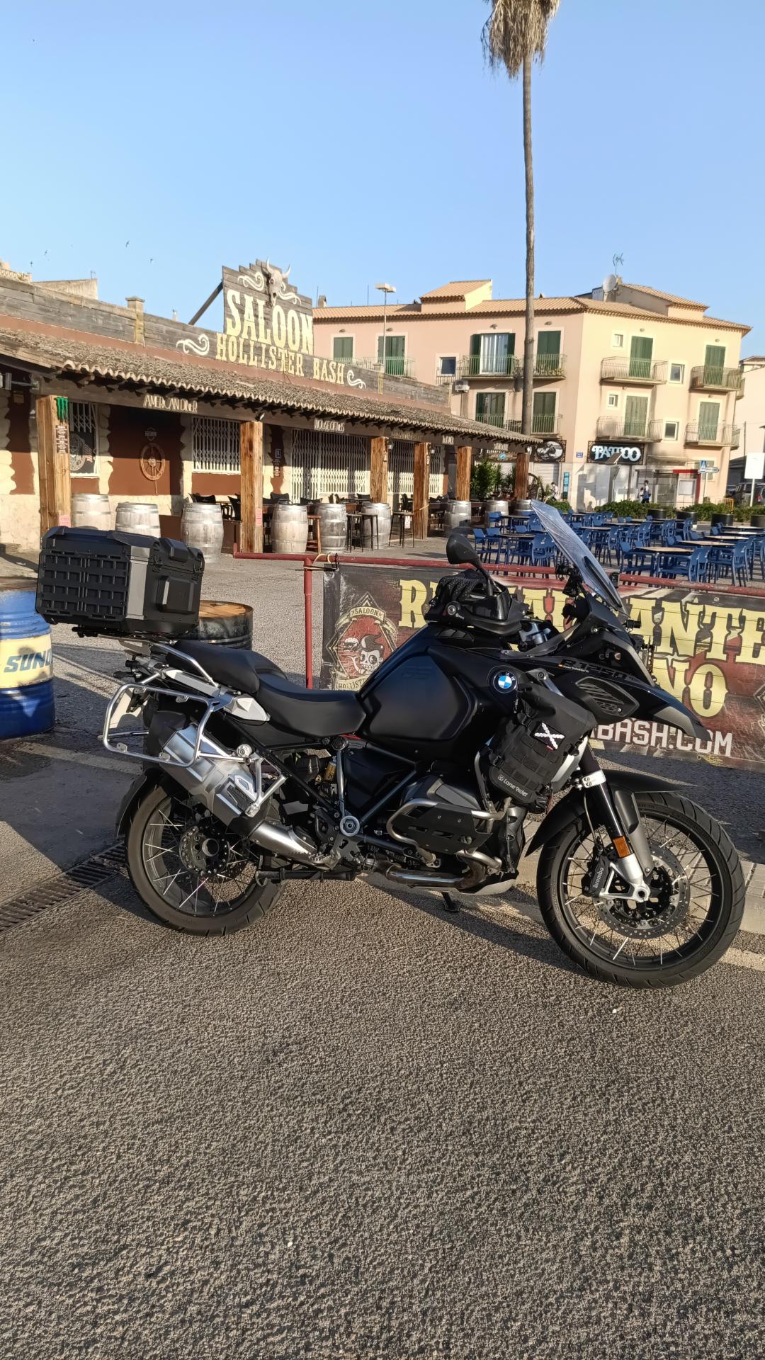 Id Rider: 1655 - 2025-06-07 07:44:32 <h2> Hollister Bash Saloon</h2>
