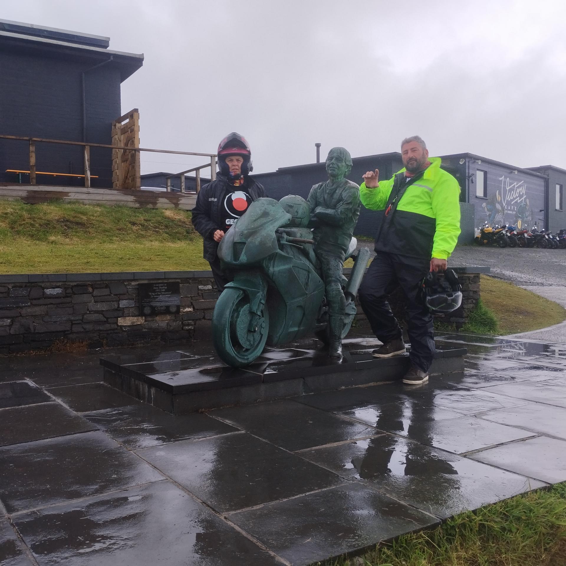 Id Rider: 77 - 2025-06-07 11:36:55 <h2> Joey Dunlop Statue</h2>