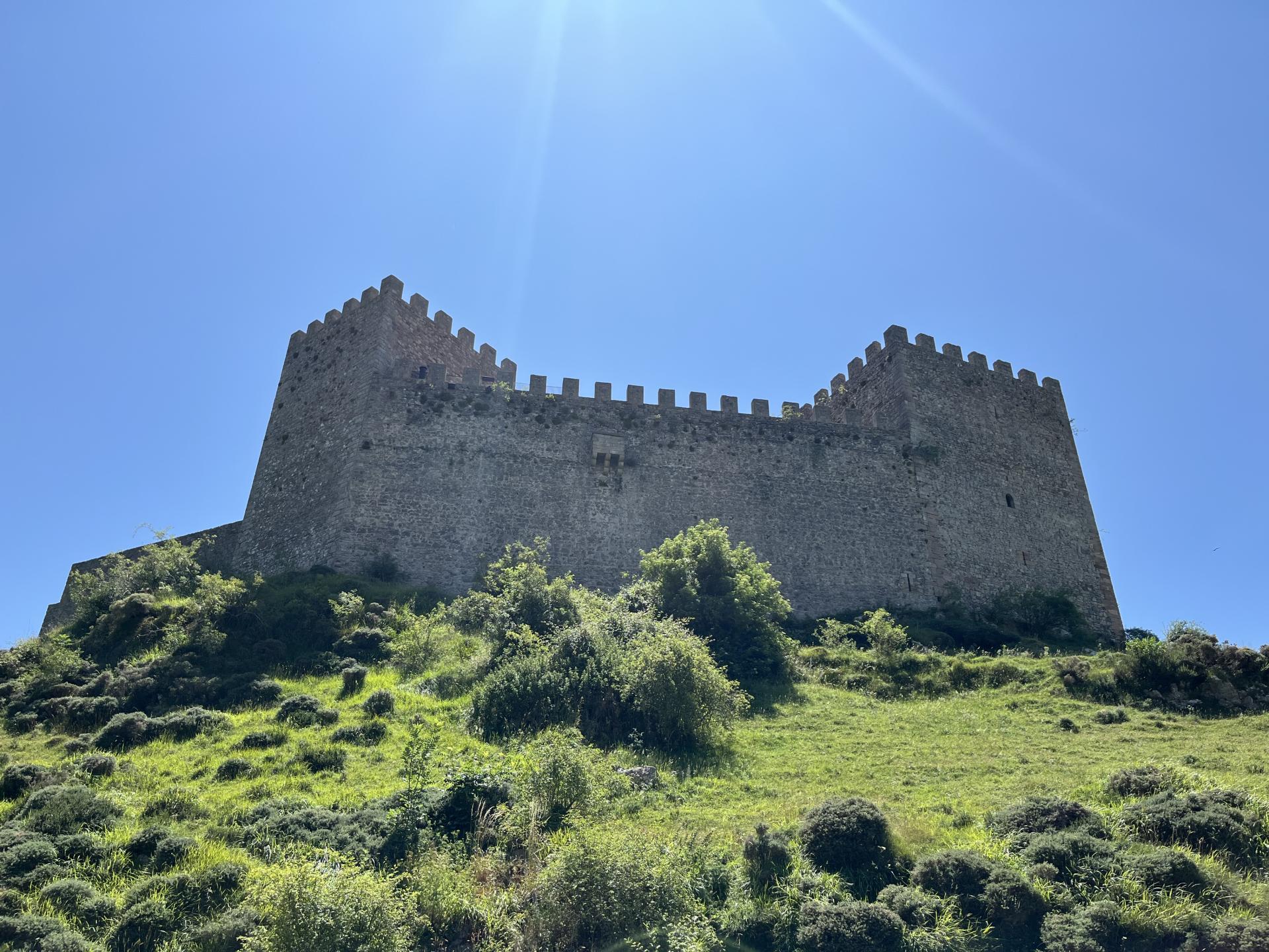 Id Rider: 191 - 2025-06-27 22:51:20 <h2> Castillo de Argüeso</h2>