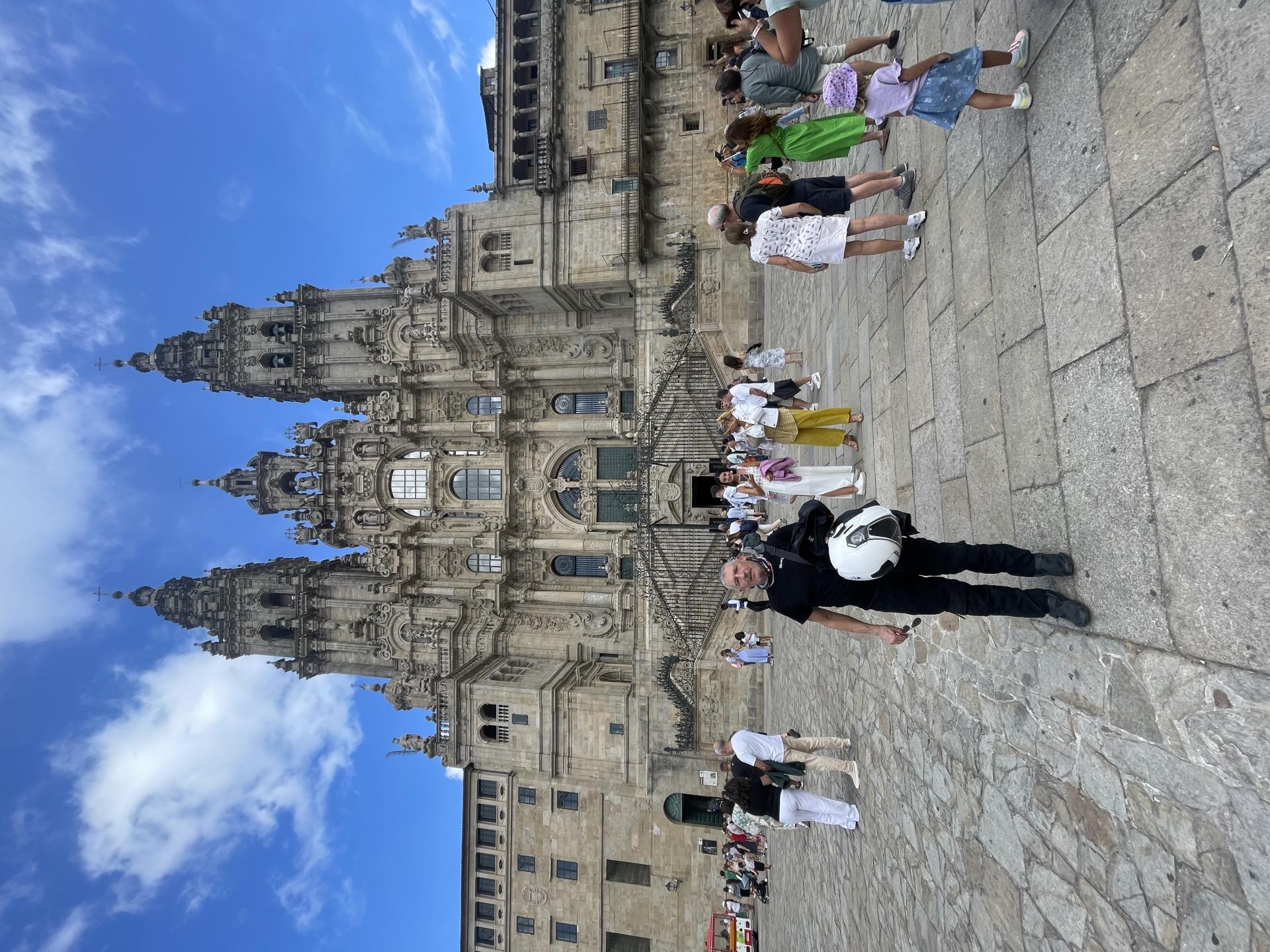 Id Rider: 335 - 2025-08-20 17:37:46 <h2> Catedral de Santiago de Compostela </h2>