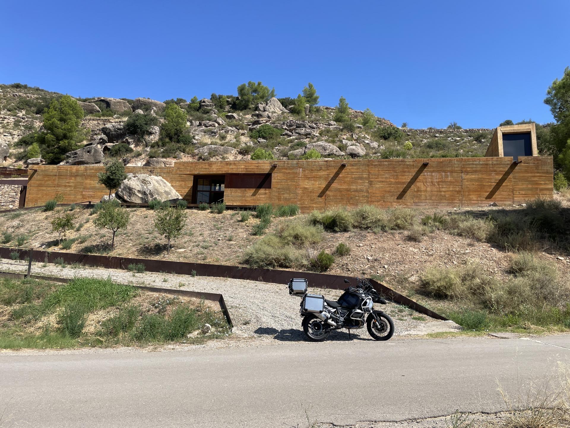 Id Rider: 217 - 2025-08-22 12:08:56 <h2> Conjunto rupestre La Roca dels Moros</h2>